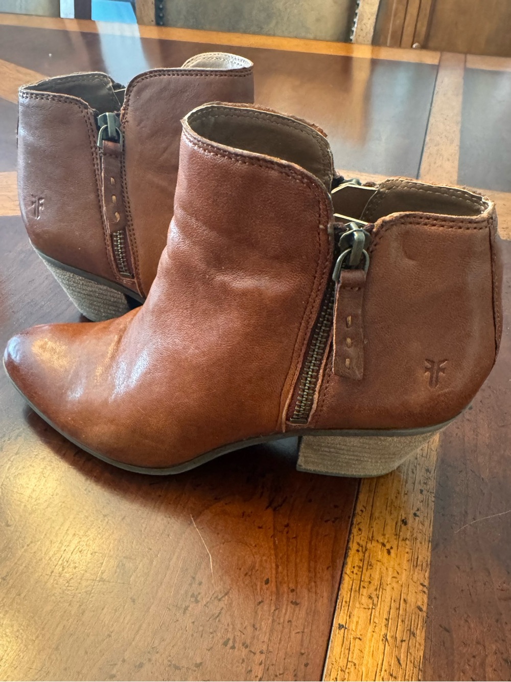 💛 HOST PICK💛 Frye Judith Brown Leather Ankle Boots with Double Side Zip - size 6